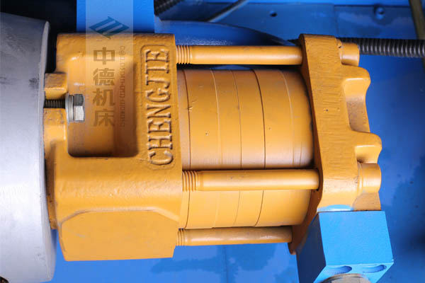 ZDPK-4015采用國內(nèi)一流品牌電機(jī)及油泵，動力強(qiáng)勁，噪音低.jpg